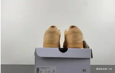 “Pale Jordan Sand” Air Low Vanilla 1 SE 0701